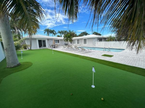 Cozy Getaway with Pool and Putting Green Unit 1